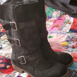 Black buckle boots